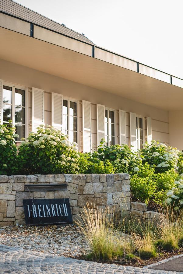 Weingut Silvia Heinrich Bed & Breakfast Deutschkreutz Exterior photo